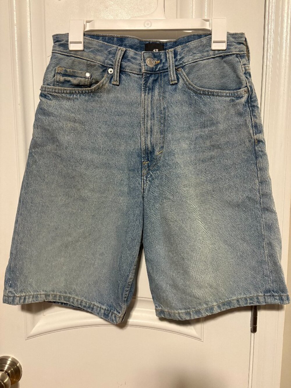 H&M men's shorts. Worn once, like new, excellent condition.
